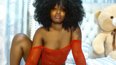 simply_eve1 online show from 10/28/25, 01:53