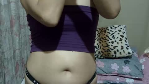 Snapshot of simply_me143 chatting on 10/13/25, 12:54 mia online show from 10/13/25, 12:54
