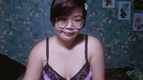 Snapshot of simply_niki chatting on 10/21/25, 05:35 zia online show from 10/21/25, 05:35