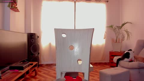 Snapshot of simply_zoe___ chatting on 01/16/25, 05:23 zoe online show from 01/16/25, 05:23