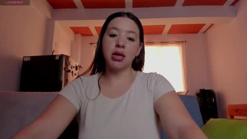 Snapshot of simply_zoe___ chatting on 09/24/25, 05:38 zoe online show from 09/24/25, 05:38