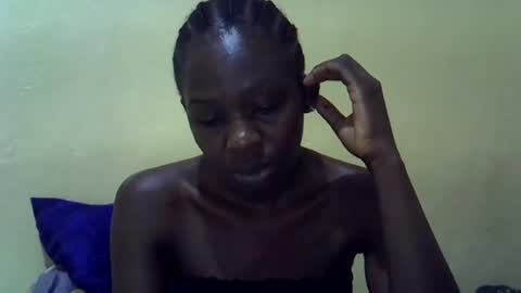 Snapshot of simplyloy33 chatting on 07/06/26, 08:44 simplyloy33 online show from 07/06/26, 08:44