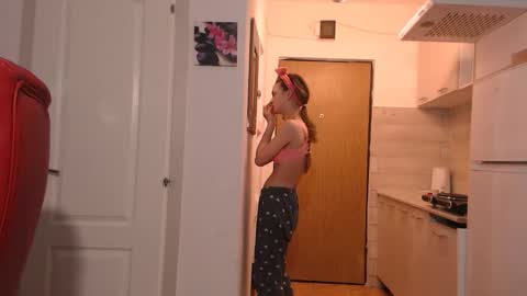 simyhvn online show from 02/17/26, 05:37