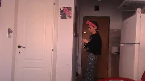 simyhvn online show from 03/18/26, 05:10