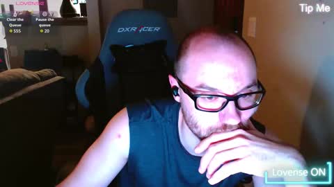Snapshot of sin_lord chatting on 11/28/25, 04:26 Husky Dad online show from 11/28/25, 04:26