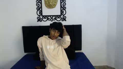 Snapshot of sinboy_ chatting on 04/15/26, 11:28 online show from 04/15/26, 11:28