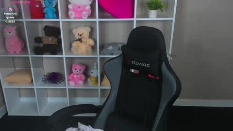 Snapshot of sindy_ortega chatting on 06/07/26, 12:59 Hi my name is Cindy Id love to see you on my stream. My schedule for the week 2 GMT 3am-9am MoTuFrSaSu online show from 06/07/26, 12:59