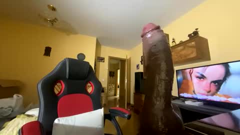 Snapshot of sindycd81 chatting on 12/05/25, 08:49 SindyCross online show from 12/05/25, 08:49