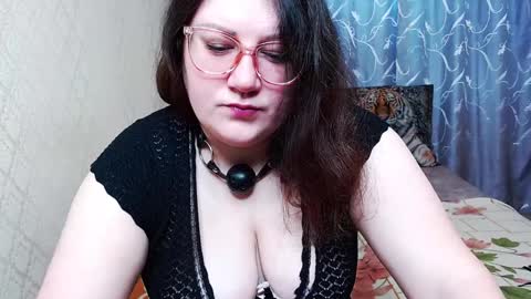 Angela online show from 12/02/24, 07:25