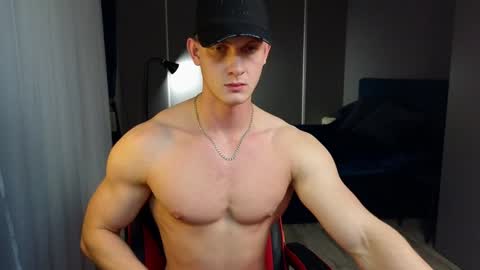 Snapshot of sinffuly chatting on 01/10/25, 08:15 Richard online show from 01/10/25, 08:15