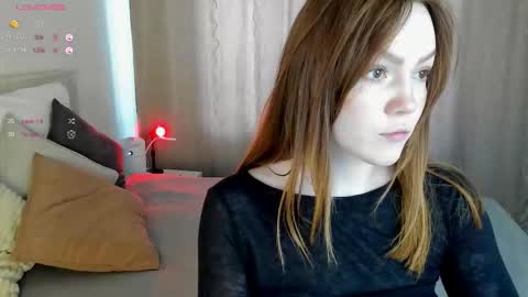 Snapshot of sinfulsmile_ chatting on 03/17/26, 03:33 Ivy online show from 03/17/26, 03:33