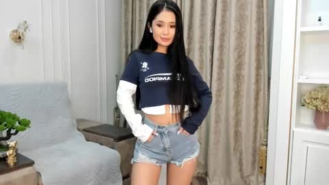 Ellie online show from 12/15/24, 02:59