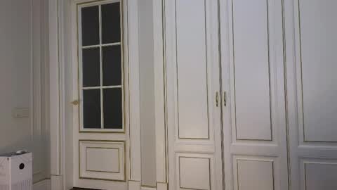 Ellie online show from 04/12/26, 07:35