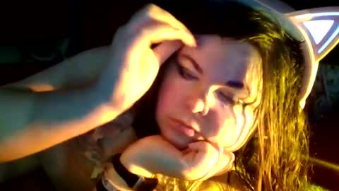 Siofra online show from 10/31/25, 04:24