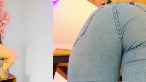 Snapshot of siouxsie_cenobite chatting on 09/17/25, 11:01 Siouxsie online show from 09/17/25, 11:01