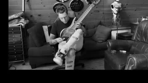 Snapshot of siphonophorslaysstrings chatting on 03/25/26, 02:23 Unbridledfuckingcrazy online show from 03/25/26, 02:23