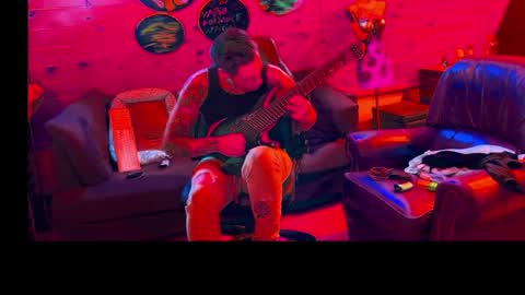 Snapshot of siphonophorslaysstrings chatting on 04/02/26, 01:03 Unbridledfuckingcrazy online show from 04/02/26, 01:03