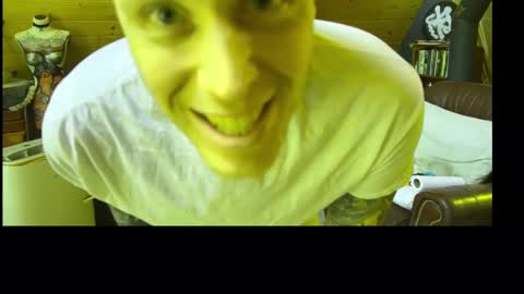 Snapshot of siphonophorstrings chatting on 10/05/25, 07:01 Dustbunnyfoofoo online show from 10/05/25, 07:01