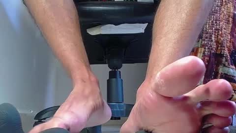 only foot                         worshipers here online show from 02/20/25, 09:31