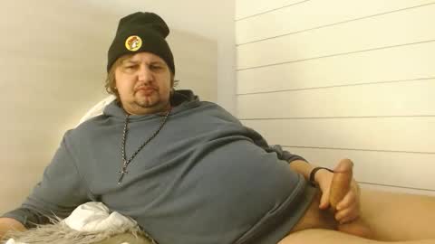 Snapshot of sirchrisx9 chatting on 12/17/25, 01:28 SirChrisx9 online show from 12/17/25, 01:28