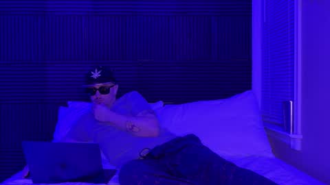 Sir Daddy McQween online show from 12/23/25, 04:43