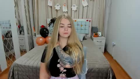 SirenaBloom online show from 10/26/25, 05:35