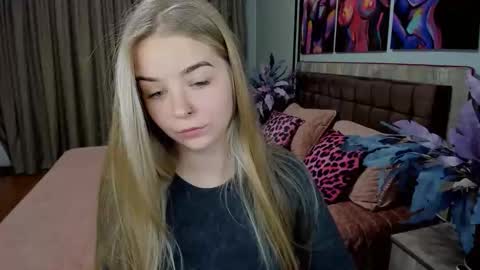 SirenaBloom online show from 10/28/25, 10:30