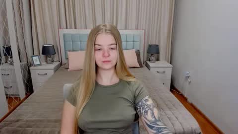 SirenaBloom online show from 02/12/26, 04:40