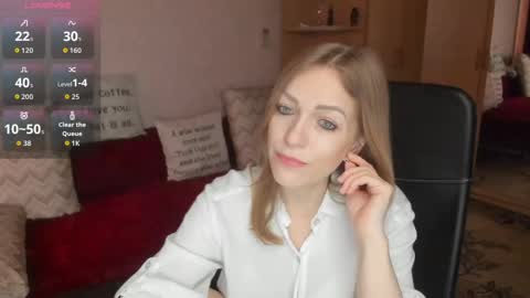 Snapshot of sirenasilk chatting on 04/22/26, 09:44 sirenasilk online show from 04/22/26, 09:44