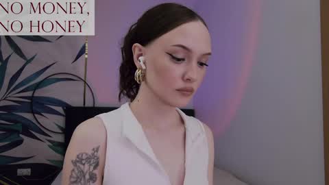 Snapshot of sirenaswhisper chatting on 06/07/26, 01:04 Goddess Sirena online show from 06/07/26, 01:04