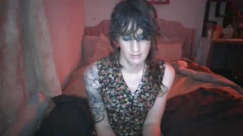 Snapshot of sirynlove chatting on 02/06/25, 01:05 sirynlove online show from 02/06/25, 01:05