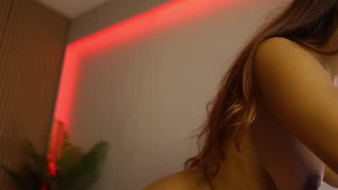 Dee online show from 11/12/25, 08:52