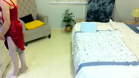 D i f a  Ana Arbeh shemale online show from 04/13/26, 06:08