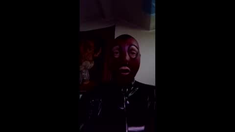 Snapshot of sissybitchzoey chatting on 04/04/26, 10:35 sissybitchzoey online show from 04/04/26, 10:35