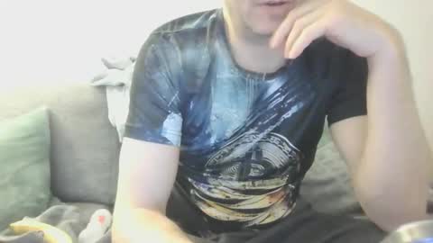 Snapshot of sissyboyforyoui chatting on 03/09/25, 12:31 looking for older male ore female to use me sexually and be good to me ahhhhh online show from 03/09/25, 12:31