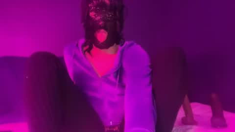 Snapshot of sissycumshooter420 chatting on 12/19/25, 08:32 sissycumshooter420 online show from 12/19/25, 08:32