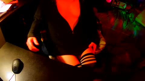 Snapshot of sissyred2314 chatting on 09/21/25, 07:59 red online show from 09/21/25, 07:59