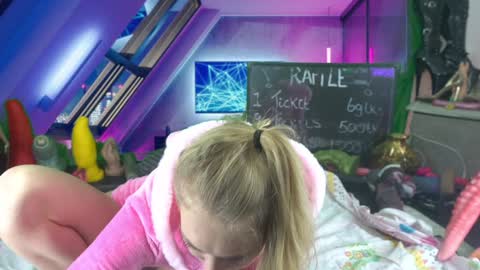 Elise online show from 01/09/25, 02:29