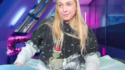 Elise online show from 02/20/25, 03:08