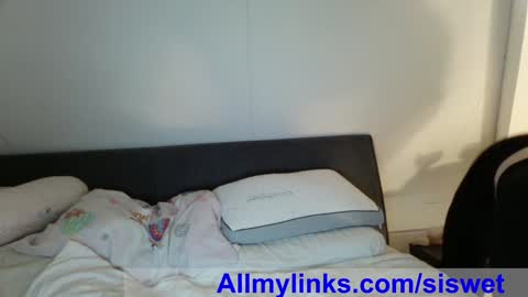 Elise online show from 12/05/25, 01:09