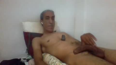 Snapshot of sixsix271 chatting on 09/18/25, 02:13 sixsix271 online show from 09/18/25, 02:13