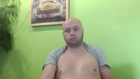 Snapshot of sixten19795 chatting on 09/10/25, 06:35 sixten19795 online show from 09/10/25, 06:35