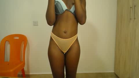 Snapshot of sizzly_ass chatting on 05/03/26, 02:56 sizzly_ass online show from 05/03/26, 02:56