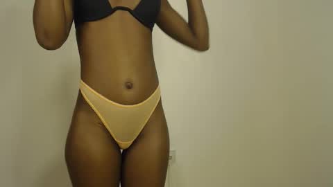 Snapshot of sizzly_ass chatting on 05/11/26, 02:45 sizzly_ass online show from 05/11/26, 02:45