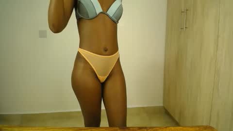Snapshot of sizzly_ass chatting on 05/15/26, 02:46 sizzly_ass online show from 05/15/26, 02:46
