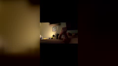 Snapshot of sjben chatting on 04/09/26, 11:21 sjben online show from 04/09/26, 11:21