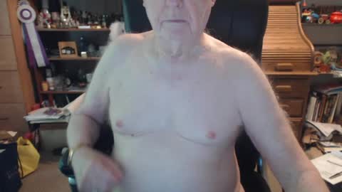 Snapshot of sjbottomboi chatting on 07/17/26, 03:39 sjbottomboi online show from 07/17/26, 03:39