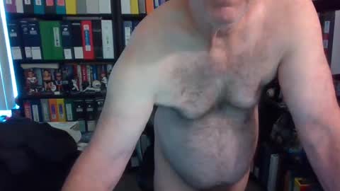 Snapshot of skagle1970 chatting on 11/09/25, 01:31 Stanitized online show from 11/09/25, 01:31