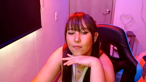 Snapshot of skarlet_adams chatting on 05/16/26, 07:23 Alice online show from 05/16/26, 07:23