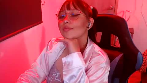 Snapshot of skarlet_adams chatting on 05/26/26, 07:21 Alice online show from 05/26/26, 07:21